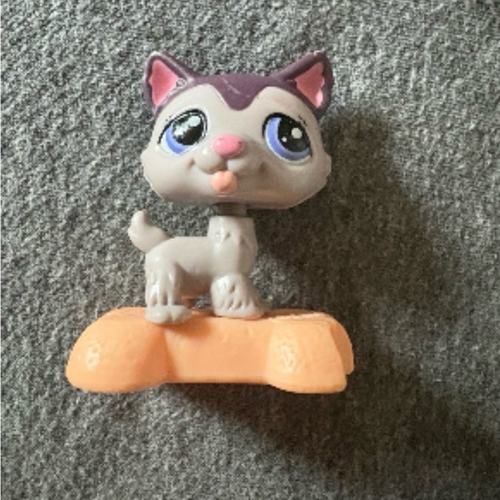 McDonalds Happy Neal Toy Hasbro Littlest Pet Shop Puppy Figurine